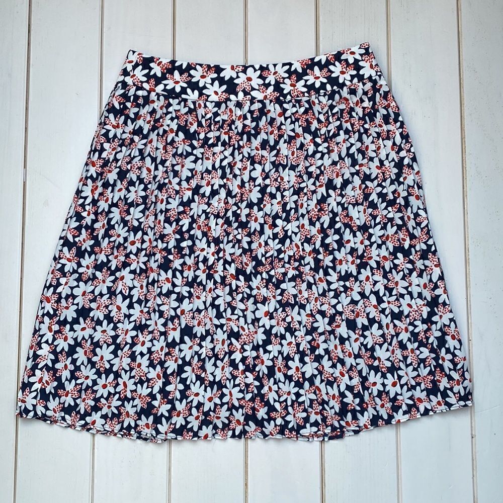 NWT Floral pleated mini skirt    - Picture 10 of 10